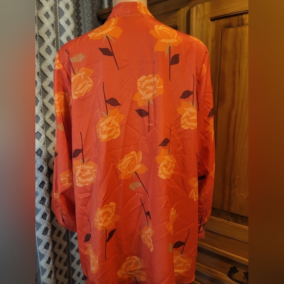 Isaac Mizrahi Floral Blouse With Neck Tie - Picture 4 of 4